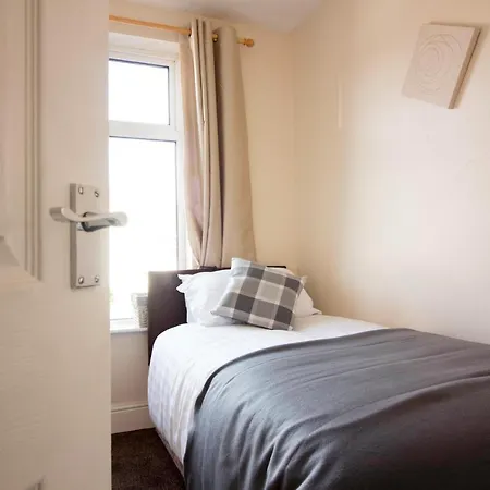 Brook House 아파트 셀비