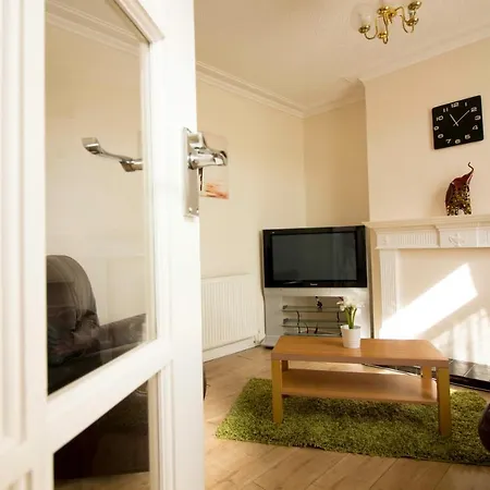 Brook House 아파트 셀비